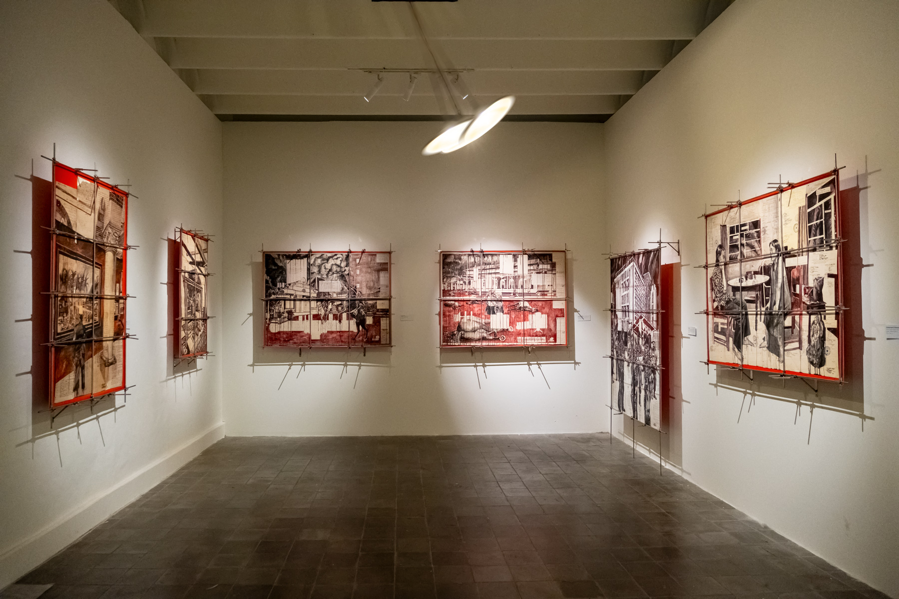 "Monumen Kekalahan” Karya Enka Komariah: Lukisan yang Menghidupkan Memori Kelam dalam Pameran “Masa Peralihan”