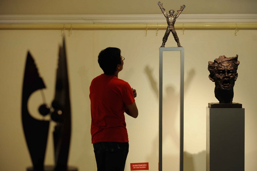 Menempa Makna dalam Bentuk: Esensi Seni Patung dan Relevansinya di Dunia Kerja Kreatif