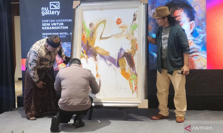 Sapuan Pertama Kapolri: Ketika Kuas Menyatukan Seni dan Kehadiran Publik