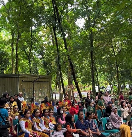 Lomba Tari Kreasi Semarangan 2025 Meriahkan Pasar Semarangan di Hutan Wisata Tinjomoyo