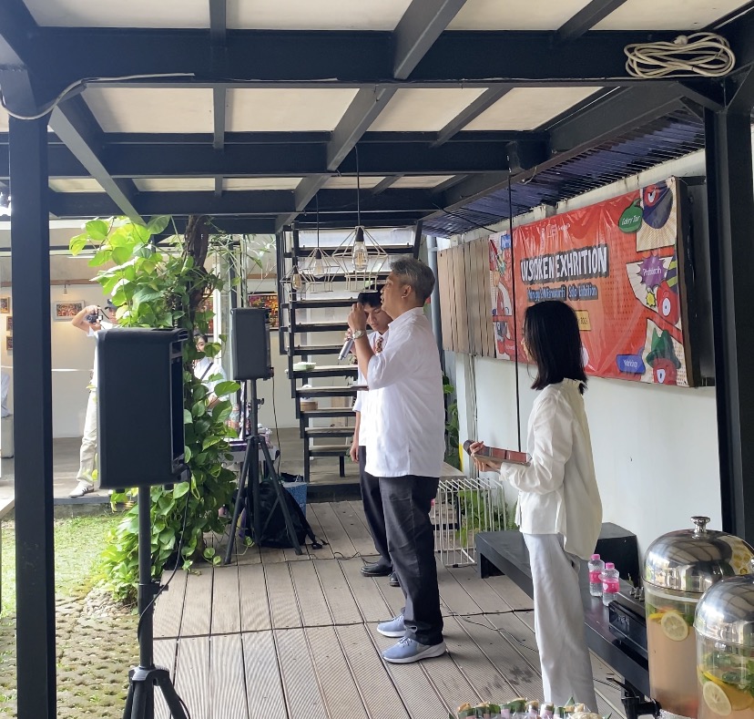 Ayah Airlangga Tekankan Perjalanan dan Dukungan dalam Pembukaan Unspoken Exhibition