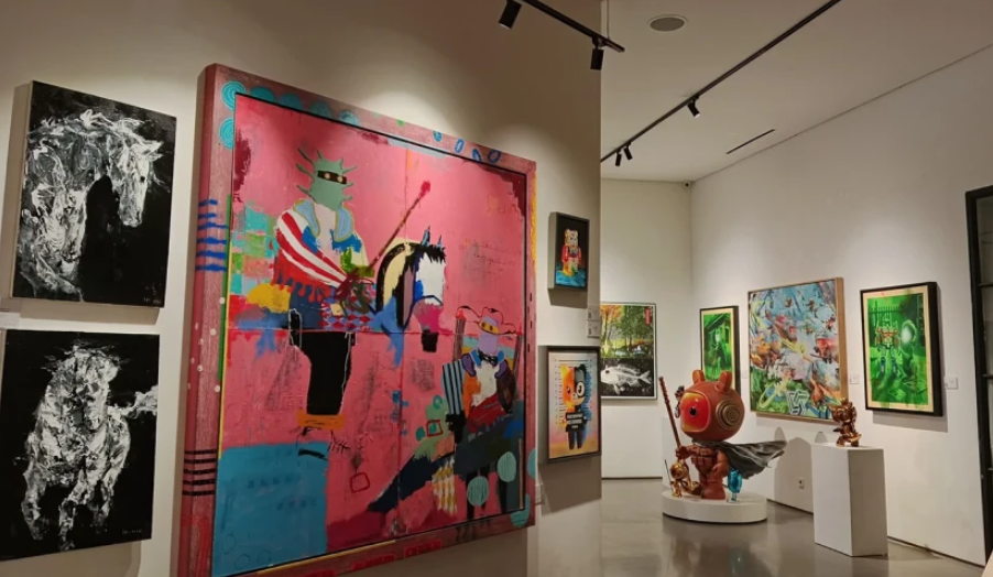 Seni Sebagai Cermin Sosial dalam Pameran "Long March"